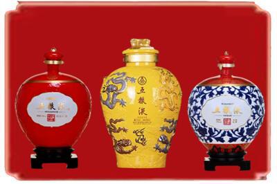铜川烟酒回收五粮液各种摆件.jpg